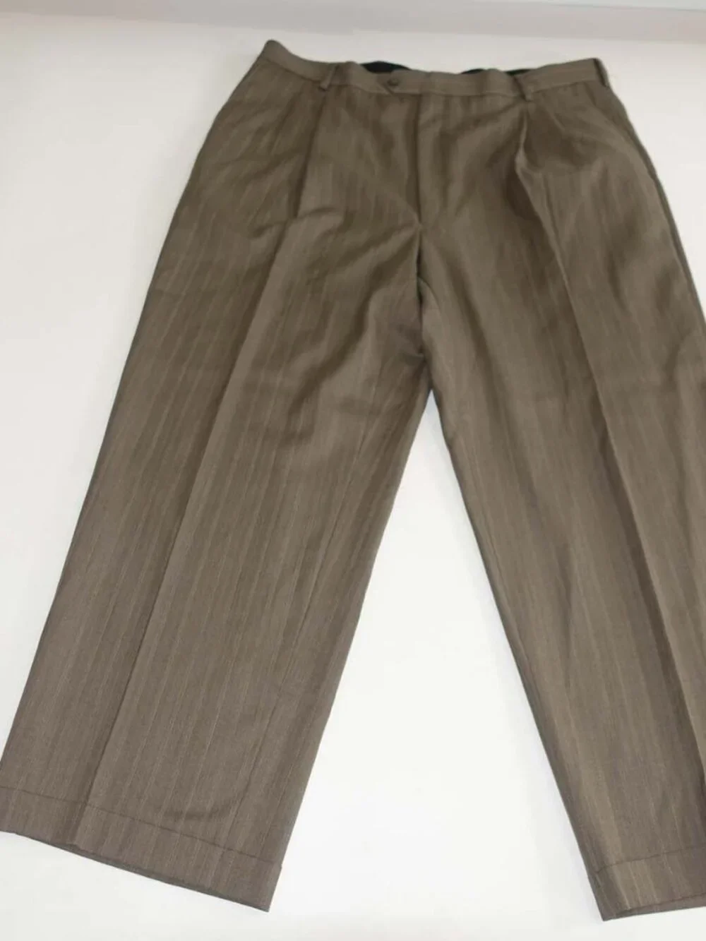 Kilburne and Finch Men's 3 Button Suit Size 46 Long 38 x 28 Brown Wool Striped